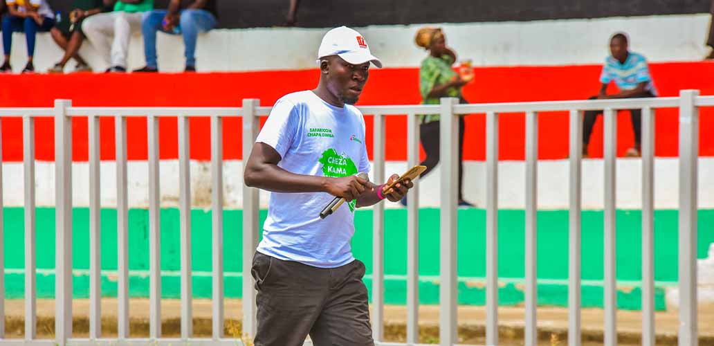 Balozi Pharence: Mtangazaji wa mpira wa Chapa Dimba kwa miaka minne mfululizo